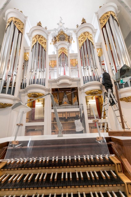 Bauarbeiten an der Orgel