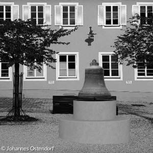 Modell der Pax-Glocke auf dem St.-Mang-Platz