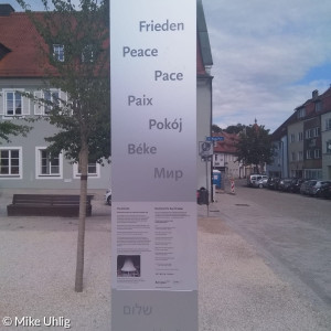 Stele zur Pax-Glocke